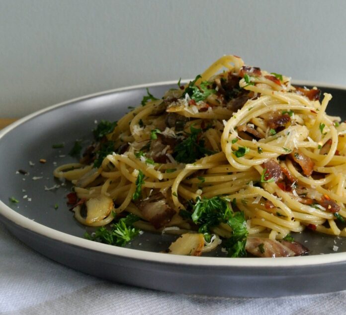 Garlic parsley pasta